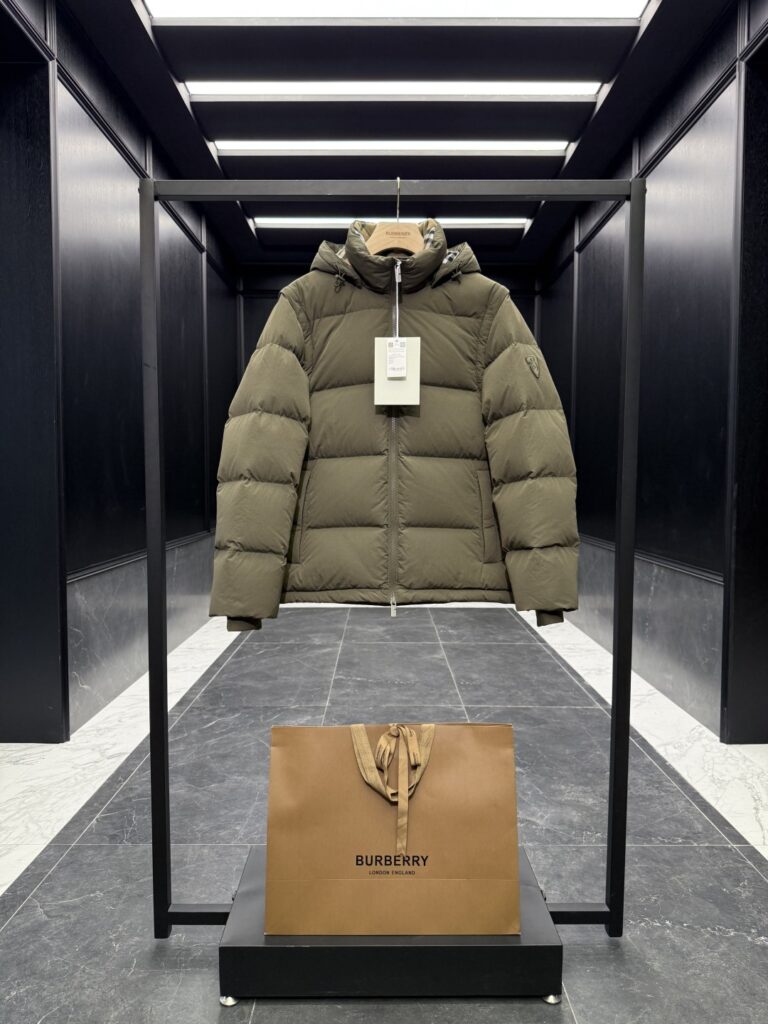バーバリー「Burberry」秋冬着脱式袖＆フード付きダウンジャケット【超おすすめ】