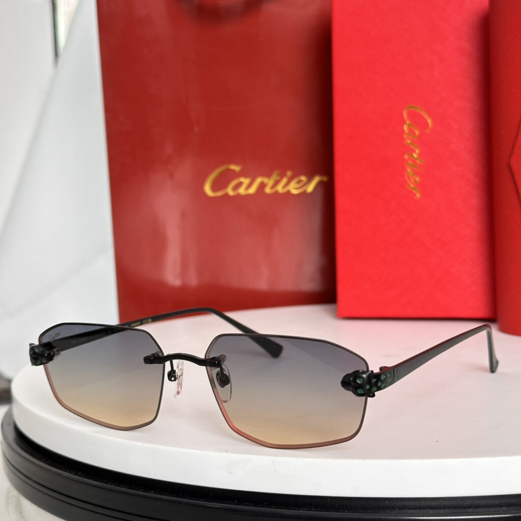 【高級品入庫】Cartier クラシカル貴族風サングラス「上質フレーム」