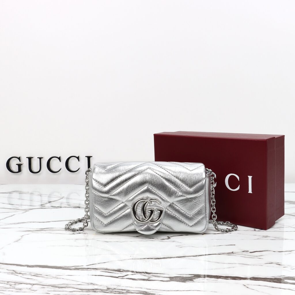 グッチ〔GGマーモント〕ミニ ショルダーバッグ「GG Marmont Bag」