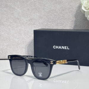 【新作到着】Chanel ハイセンスデザインサングラス「遮光レンズ搭載」