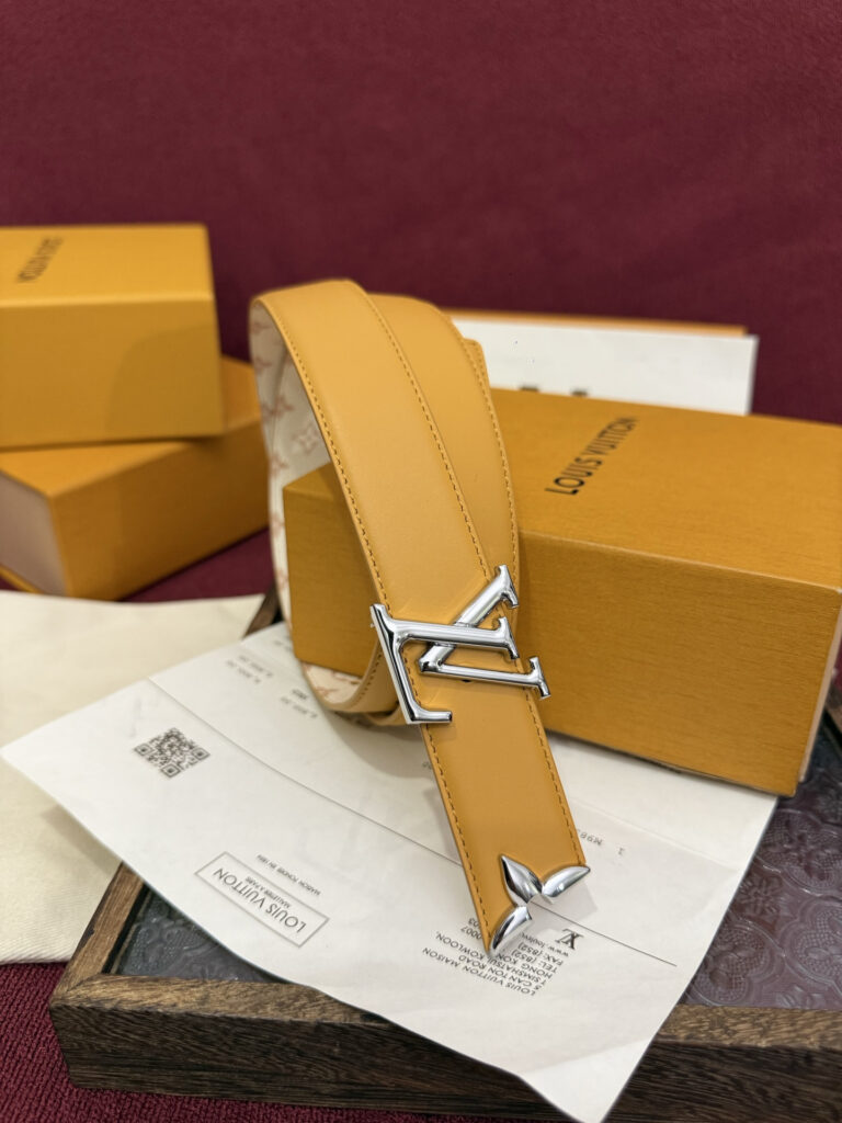 【新商品入荷】Louis Vuitton クラシックハイクオリティベルト「全長約 100cm」