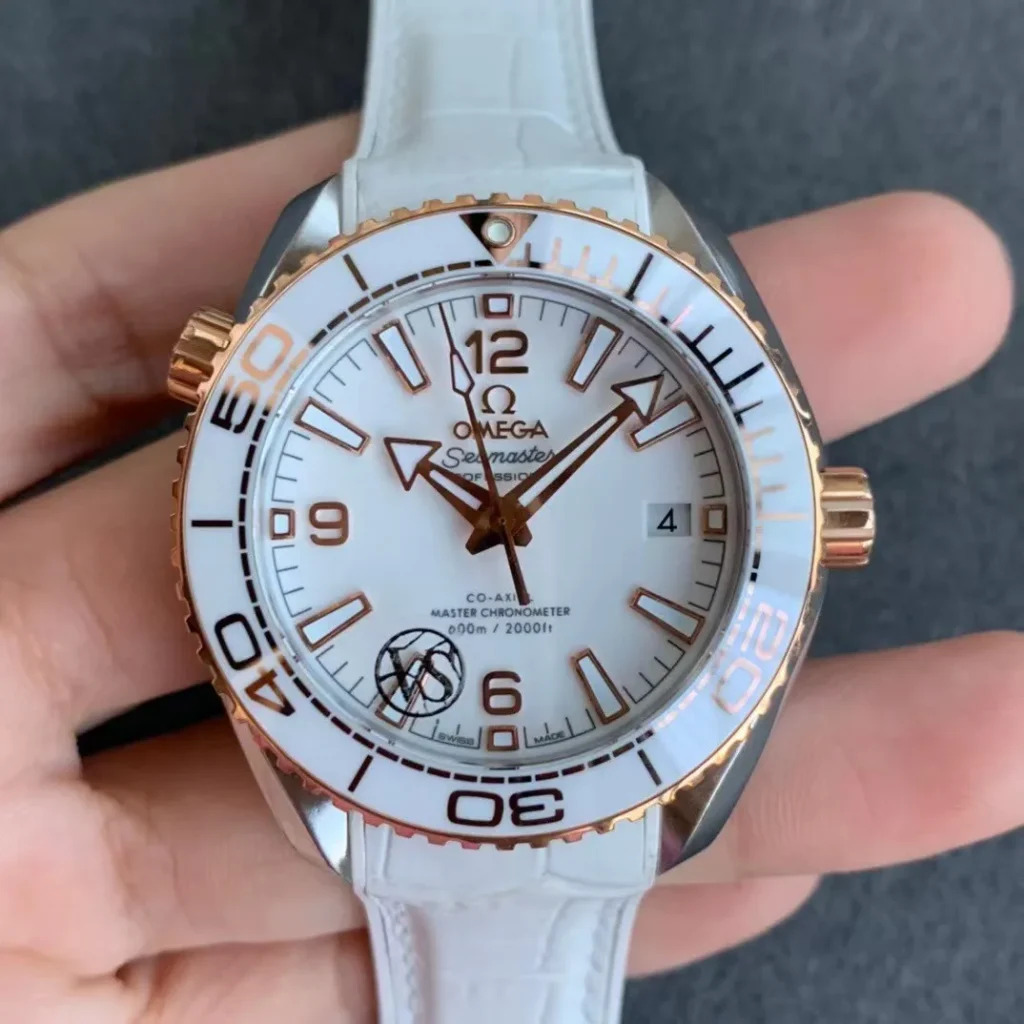 オメガ「Omega」Seamaste﻿r Planet Ocean 600﻿M マスター クロノメーター 39.5MM スチール＆ラバーストラップ メンズ腕時計