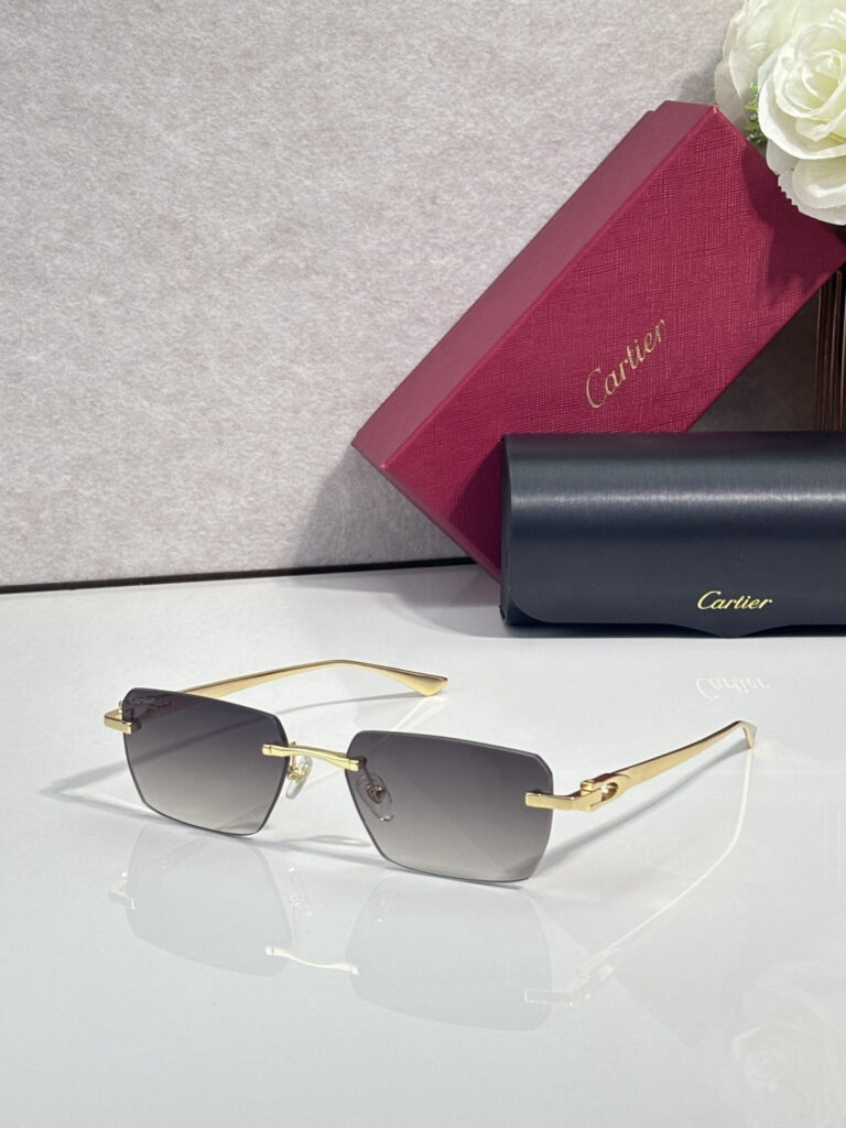 【高級品入庫】Cartier クラシカル貴族風サングラス「上質フレーム」