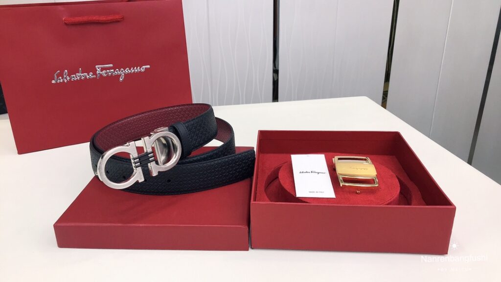 フェラガモ「Ferragamo」リバーシブルベルト「デュアルバックル」
