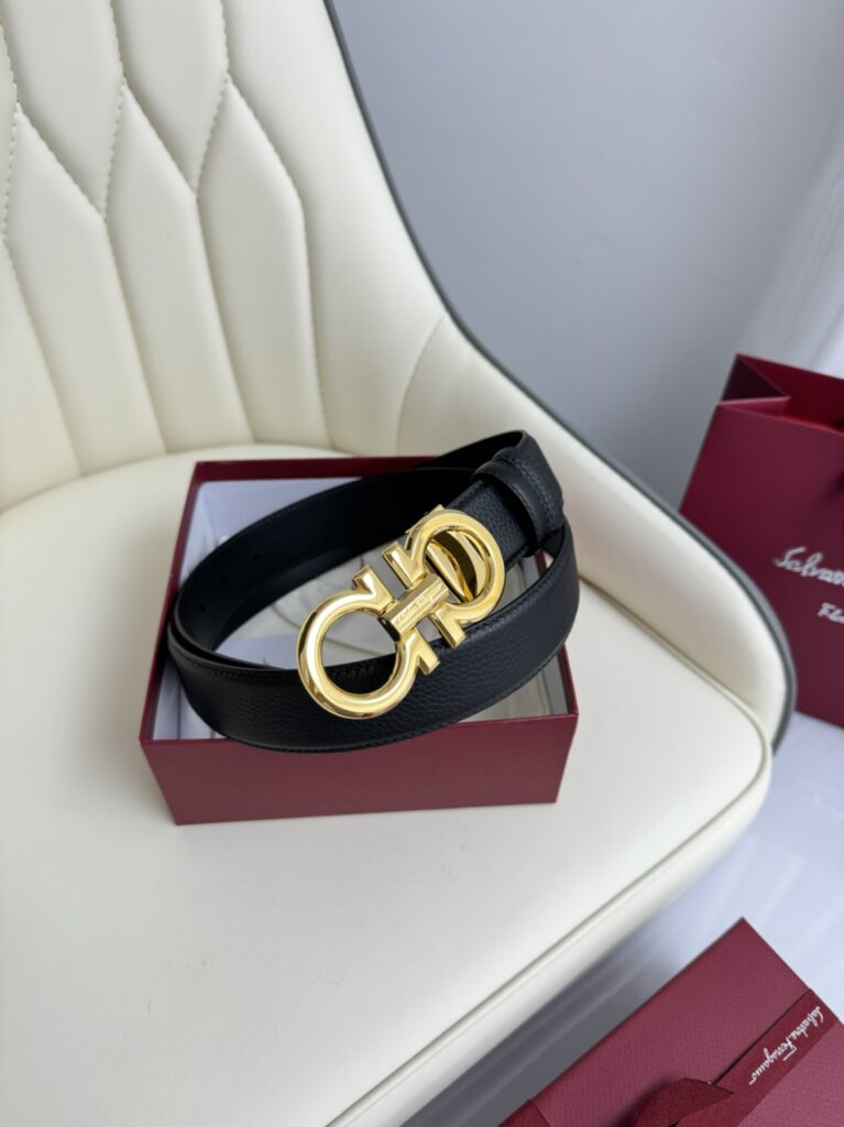 【新規倉庫入り】Salvatore Ferragamo 職人仕上げ高級ベルト「全長約 100cm」