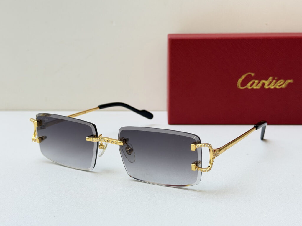【高級品入庫】Cartier クラシカル貴族風サングラス「上質フレーム」