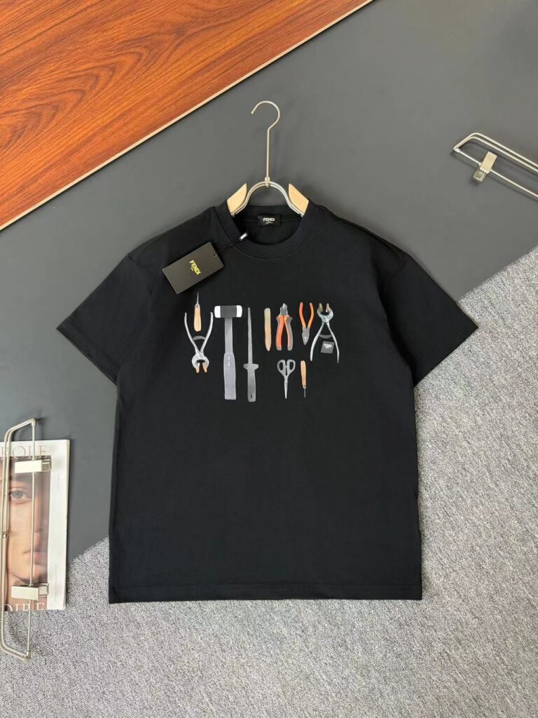 フェンディ Fendi 春夏新作 ラウンドネック ファッションTシャツ