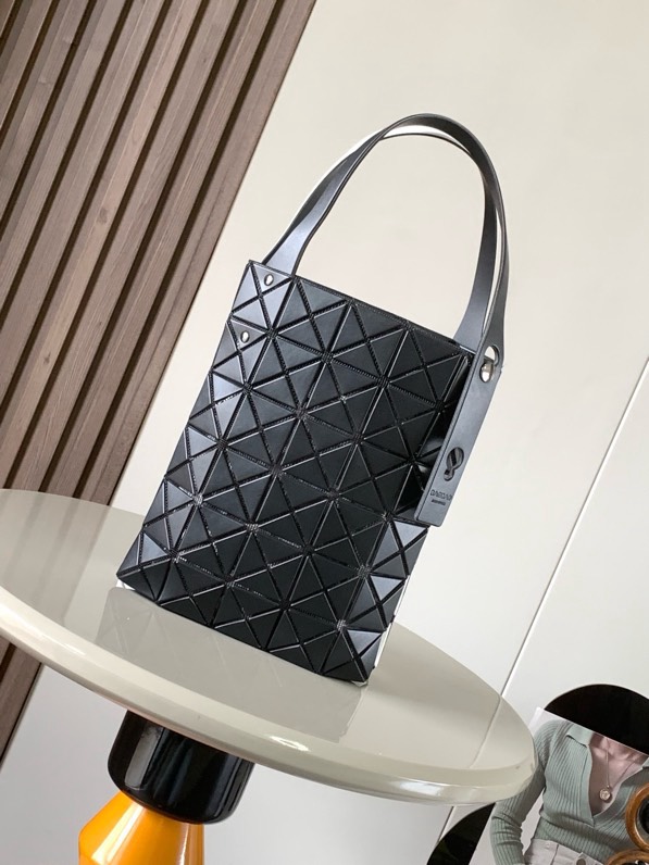 イッセイ・ミヤケ「Issey Miyake」 DUO ツインスター トートバッグ