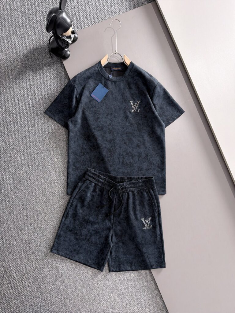 ルイ・ヴィトン サマーセットアップ リラックス 「半袖/ハーフパンツ」