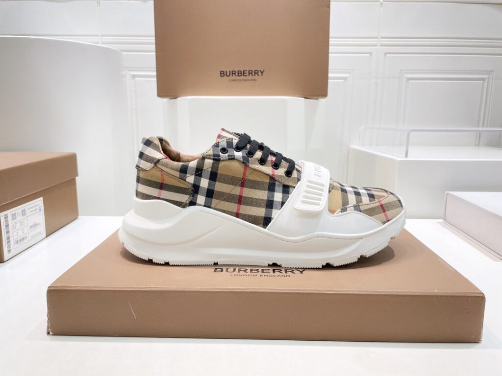 バーバリー チェック スエード&レザー スニーカー「Check, Suede and Leather Sneakers」