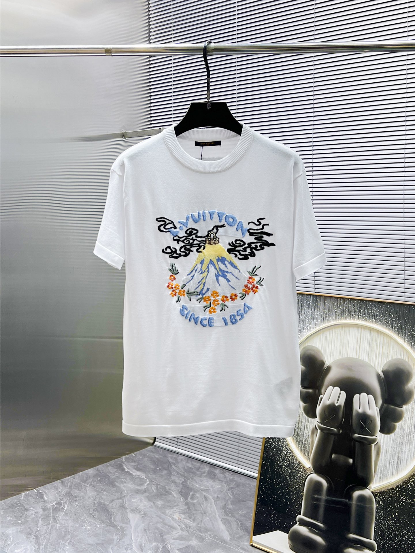 ルイ・ヴィトン Louis Vuitton モノグラム エンブロイダリー クルーネックTシャツ(メンズ)
