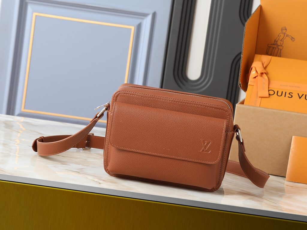 ルイ・ヴィトン「Louis Vuitton」ボード メッセンジャーバッグ