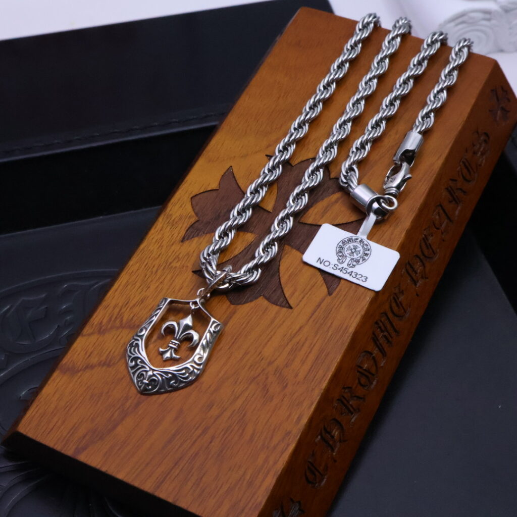 クロムハーツ「Chrome Hearts」チャームペンダント 2026