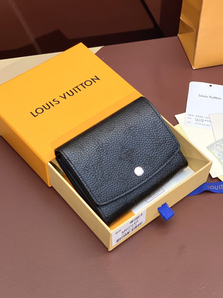ルイ・ヴィトン「Louis Vuitton」ポルトフォイユ･イリス コンパクト