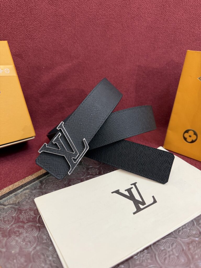 【日本未入荷】ルイヴィトン LV Dimension 両面使いベルト 40mm（全長約 100cm）