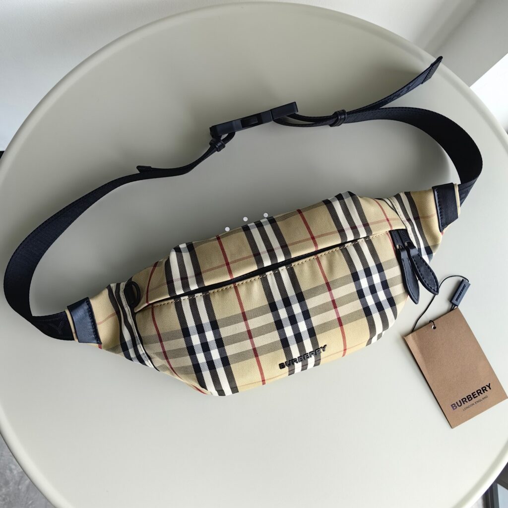 バーバリー「Burberry」ストリート 黄白ウエストバッグ