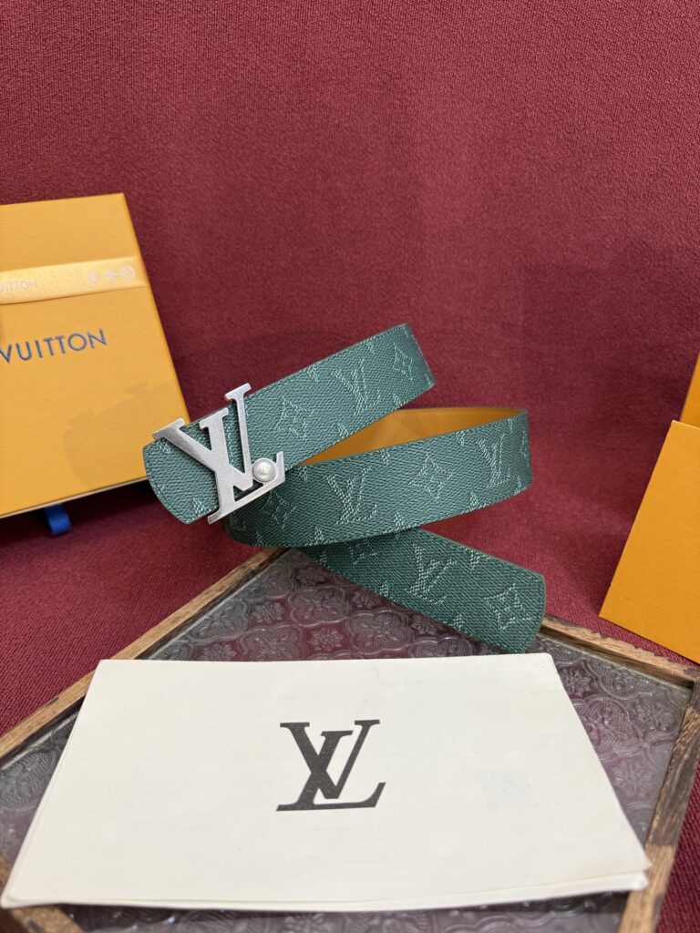 【日本未入荷】ルイヴィトン LV Dimension 両面使いベルト 40mm(全長約 100cm)