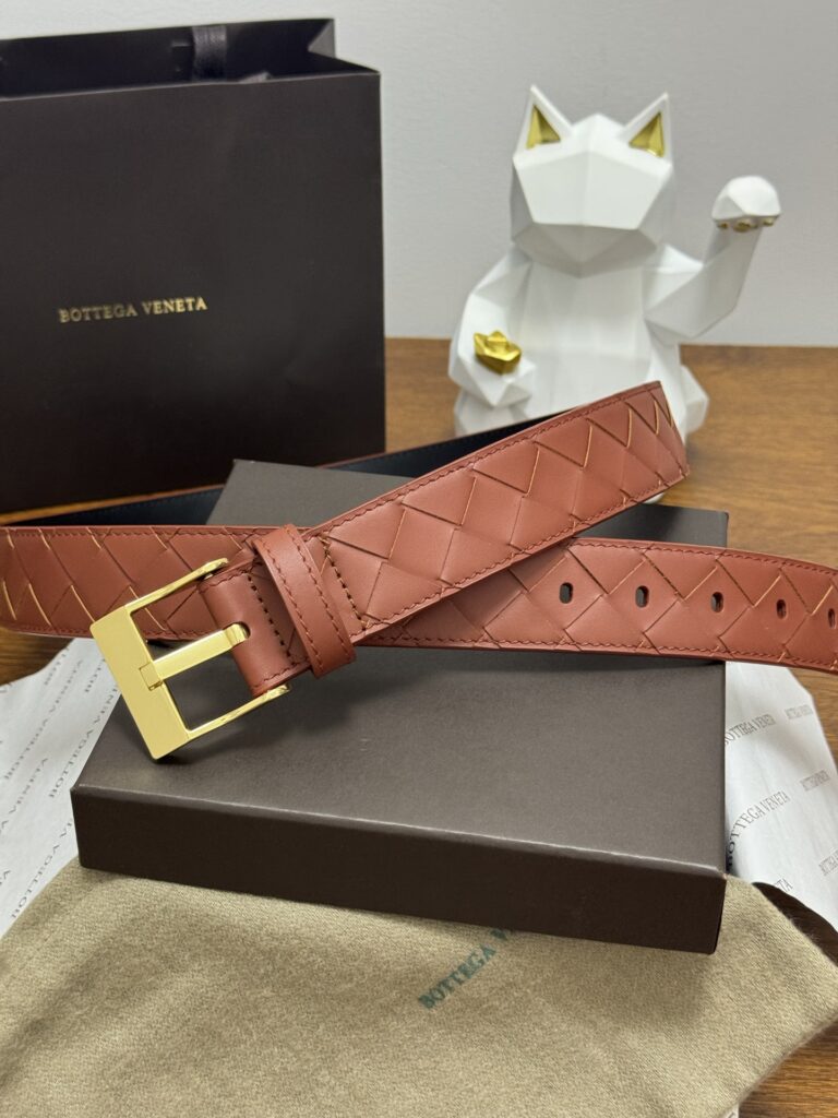 【ブランド品入庫】Bottega Veneta 上質素材ラグジュアリーベルト「全長約 100cm」