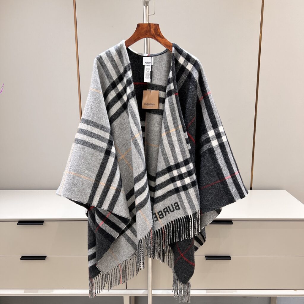 バーバリー「Burberry」コントラストチェック ウールカシミア ケープ 137x152cm