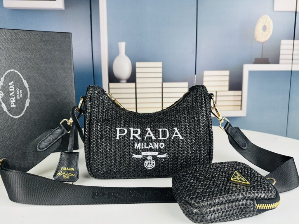 プラダ「Prada」ペールアプリコット 3WAYブレイドバッグ 2361 ニットバッグ