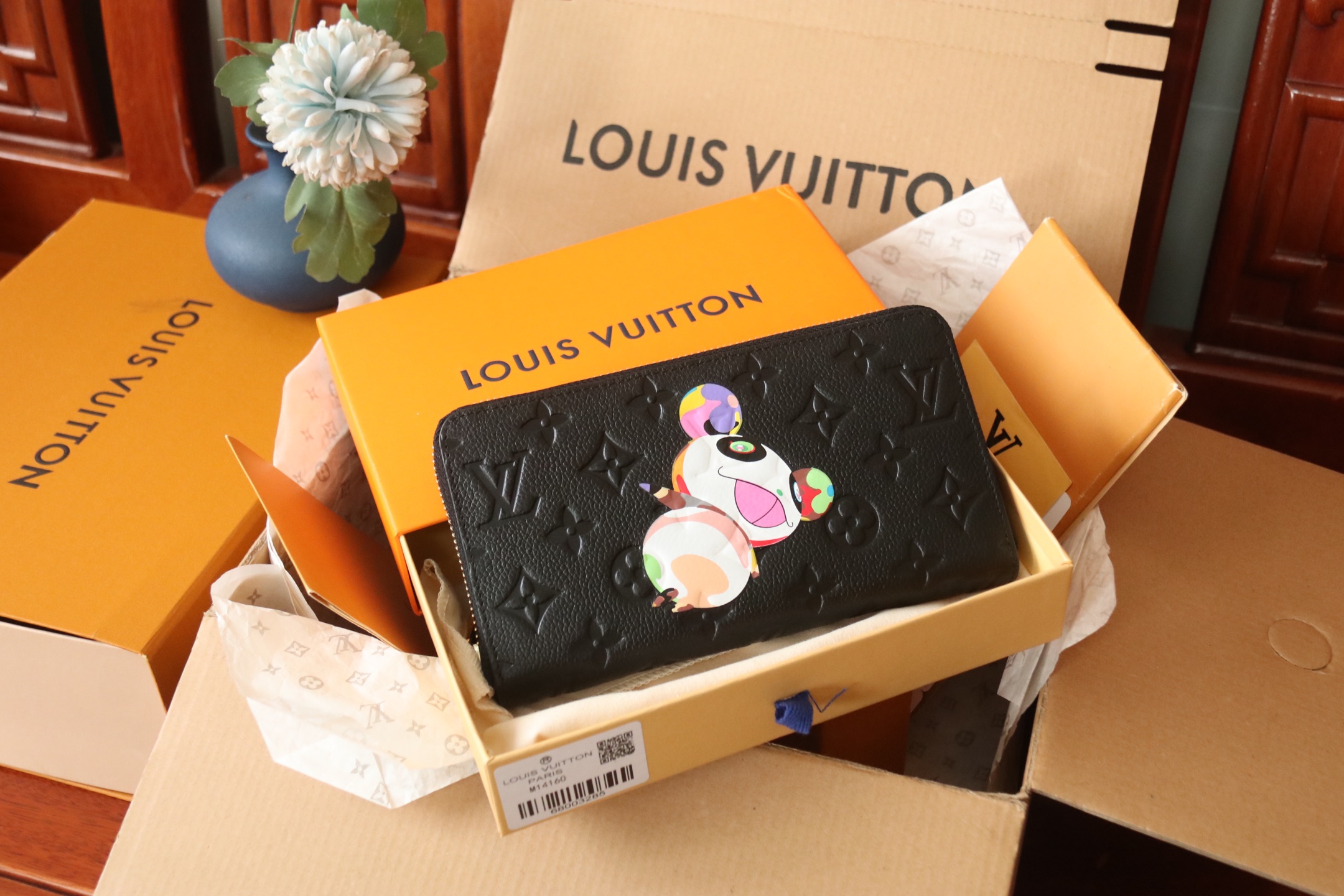 ルイ・ヴィトン「LV x TM」ジッピー・ウォレット