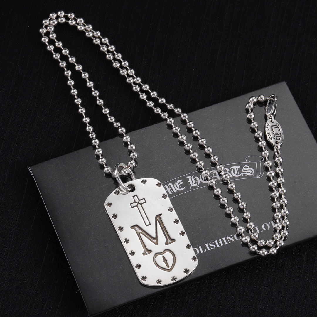 クロムハーツ「Chrome Hearts」のクラシックネックレス - 日常に上品なアクセントを添えるユニセックスモデル