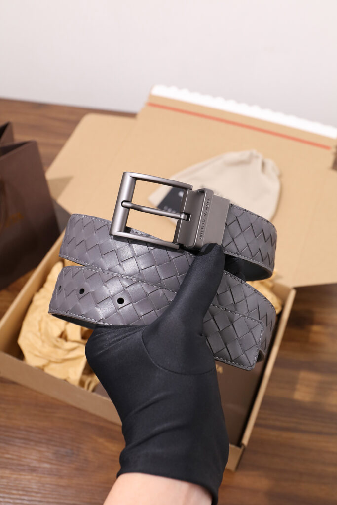 【ブランド品入庫】Bottega Veneta 上質素材ラグジュアリーベルト「全長約 100cm」