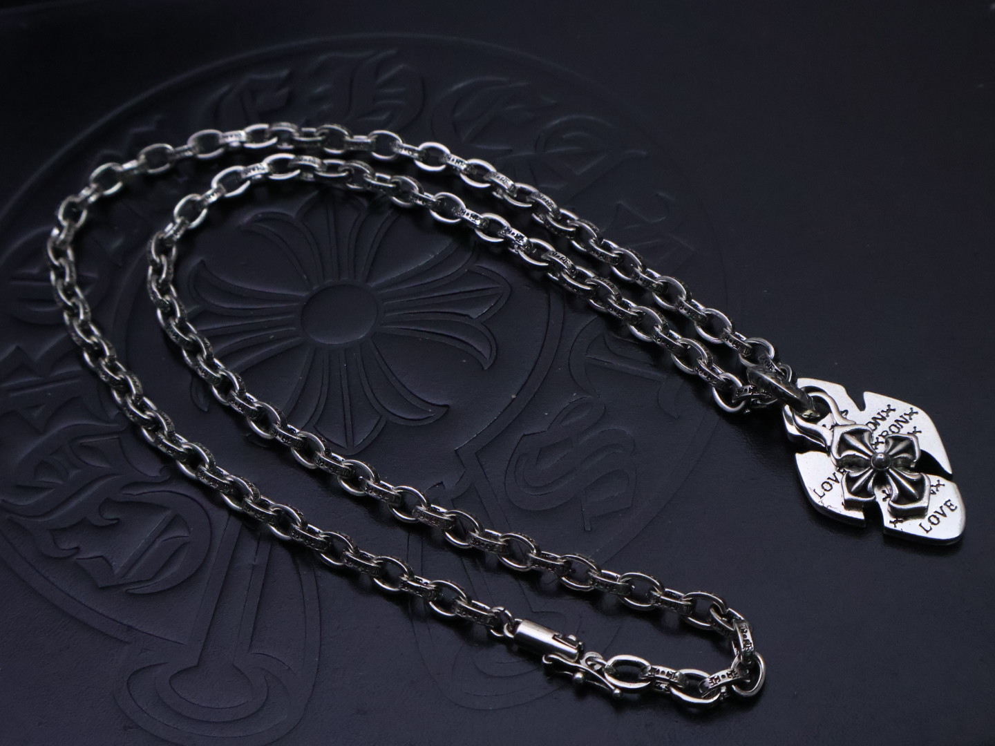 クロムハーツ「Chrome Hearts」チャームペンダント 2026