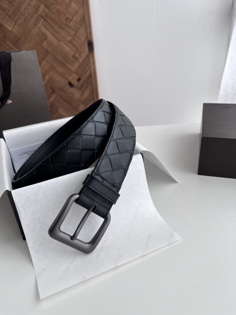【ブランド品入庫】Bottega Veneta 上質素材ラグジュアリーベルト「全長約 100cm」