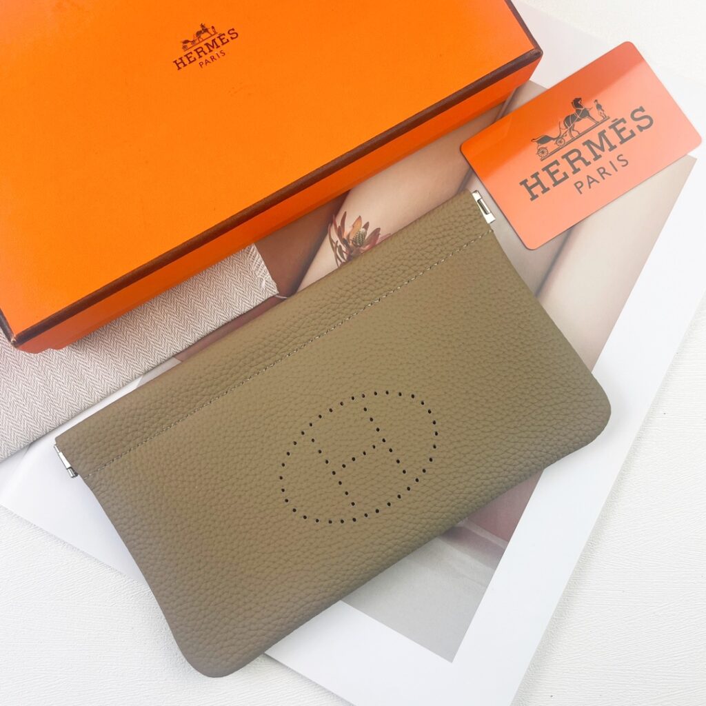 【厳選新入荷】エルメス Evelyne Zip Pouch イヴリンファスナーハンドポーチ「携帯小銭収納レザー小物」