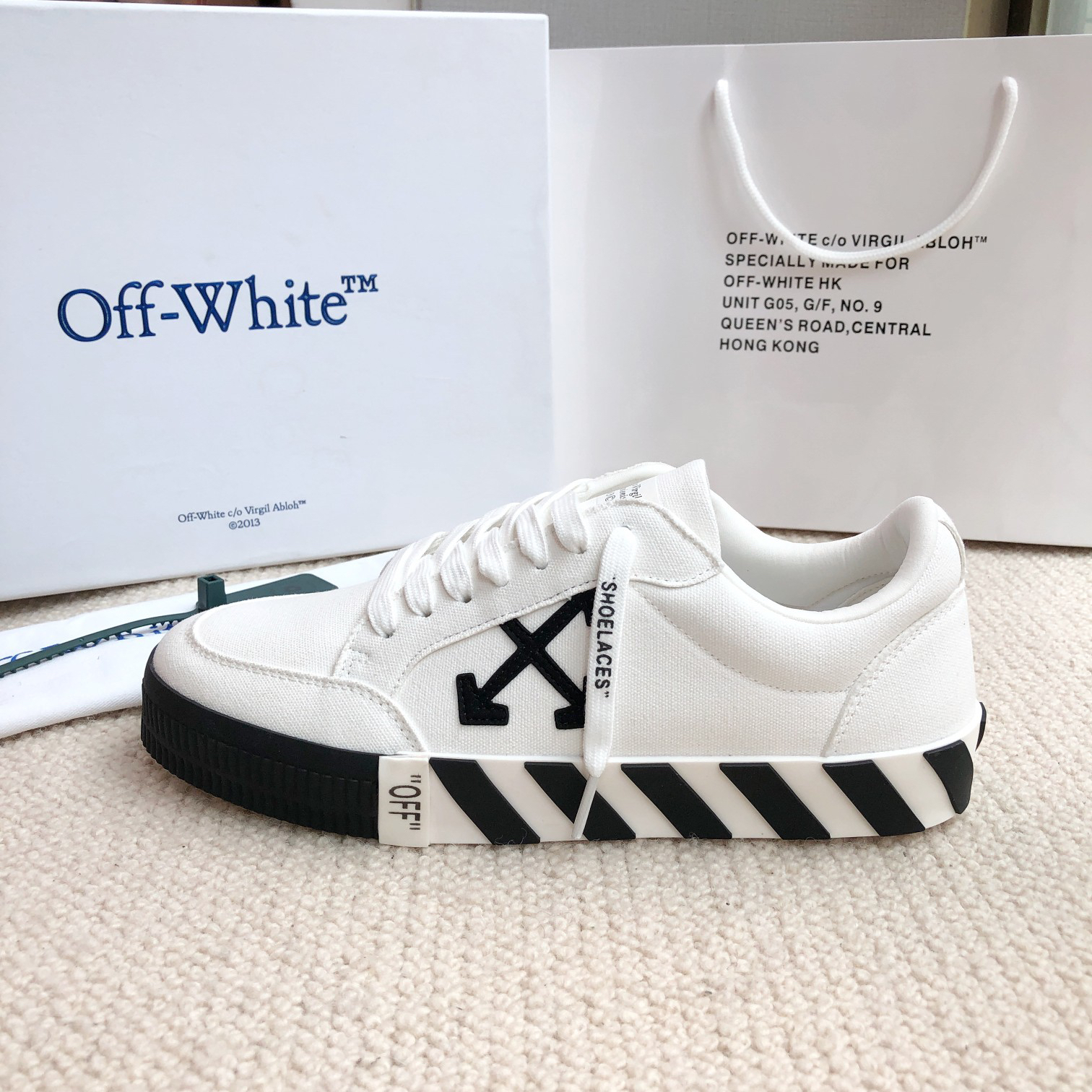 オフホワイト Vulc ローカット カジュアルスケートシューズ