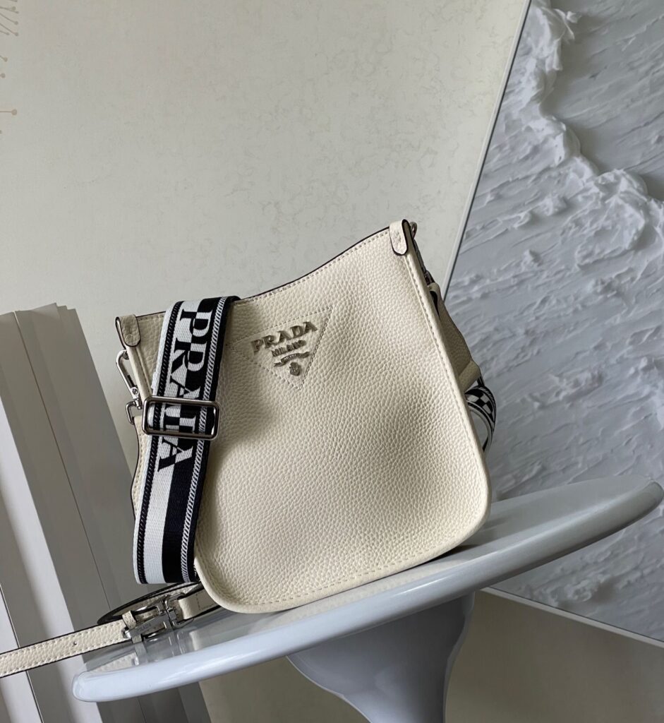 プラダ「Prada」デュアルストラップ クロスボディバッグ 1BC073