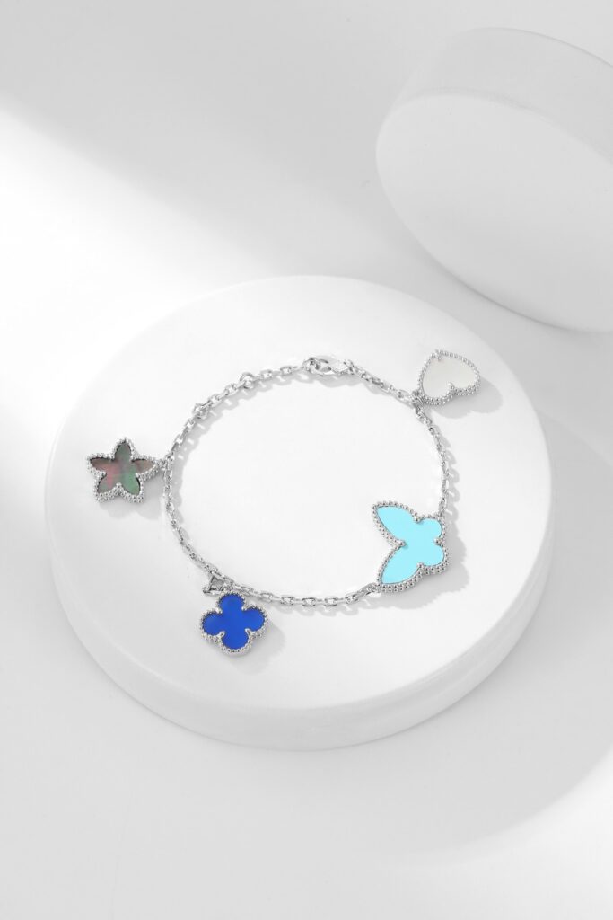 ヴァン クリーフ&アーペル「Van Cleef & Arpels」Lucky Alhambra 四つ葉 ブレスレット17cm