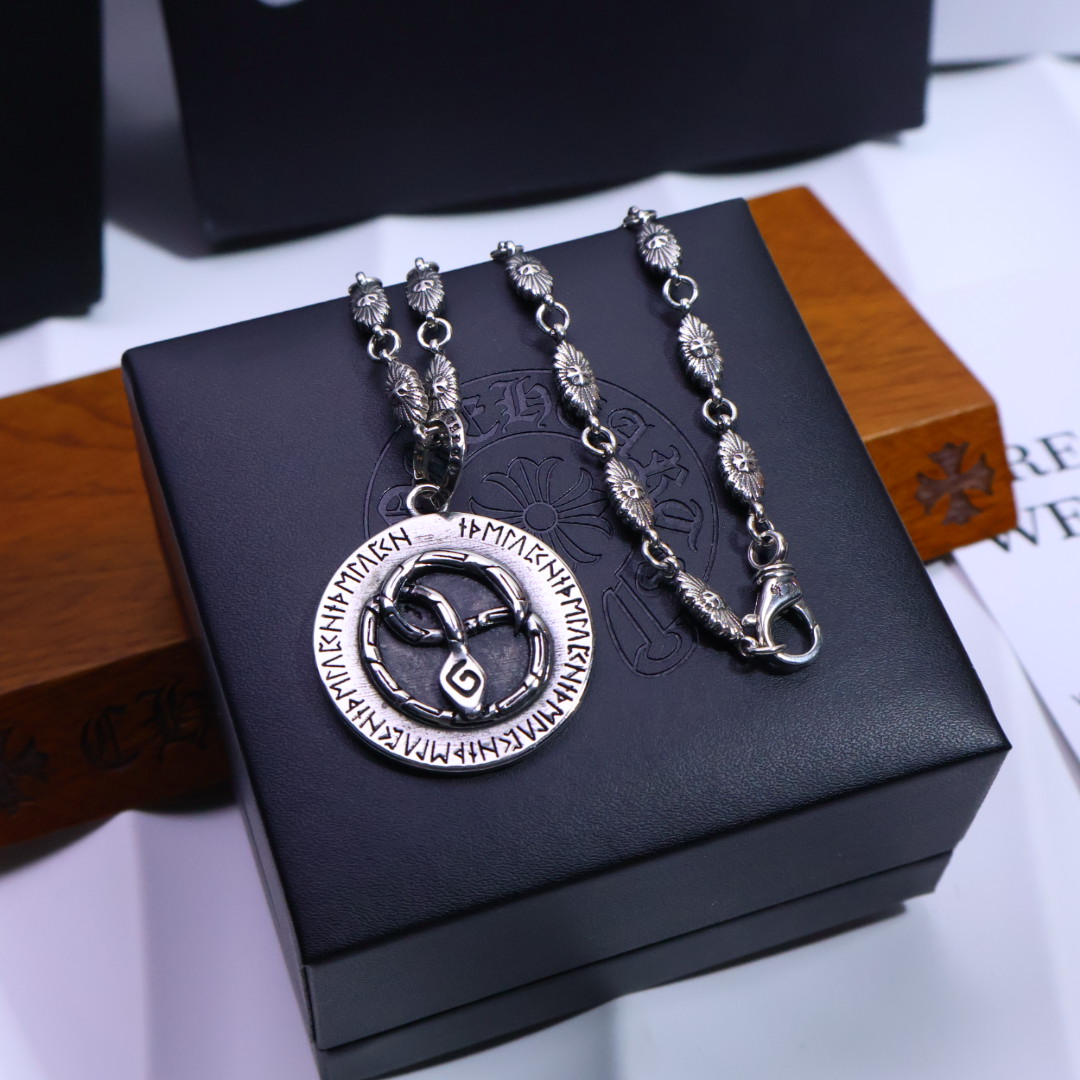 クロムハーツ「Chrome Hearts」チャームペンダント 2026