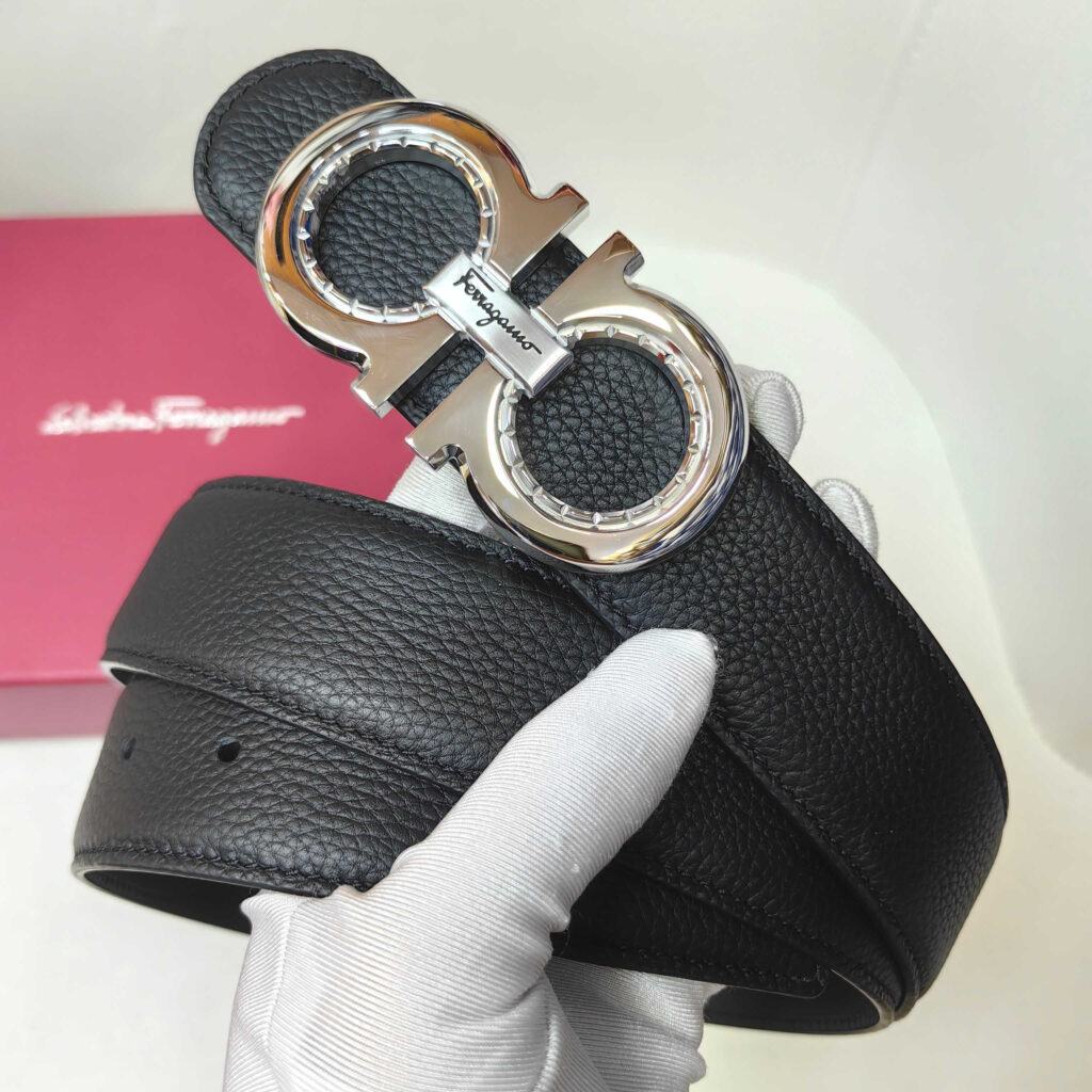 【新規倉庫入り】Salvatore Ferragamo 職人仕上げ高級ベルト「全長約 100cm」