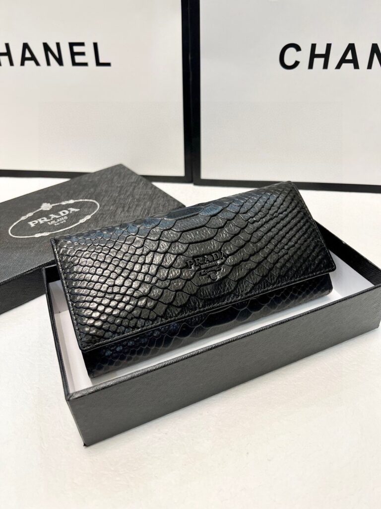 プラダ「Prada」 レディース財布 2色