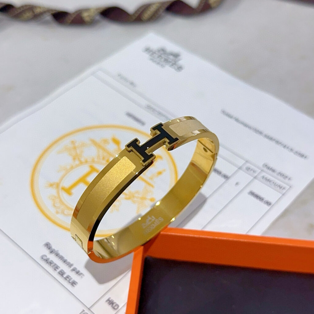 エルメス ブランドの象徴的なブレスレット