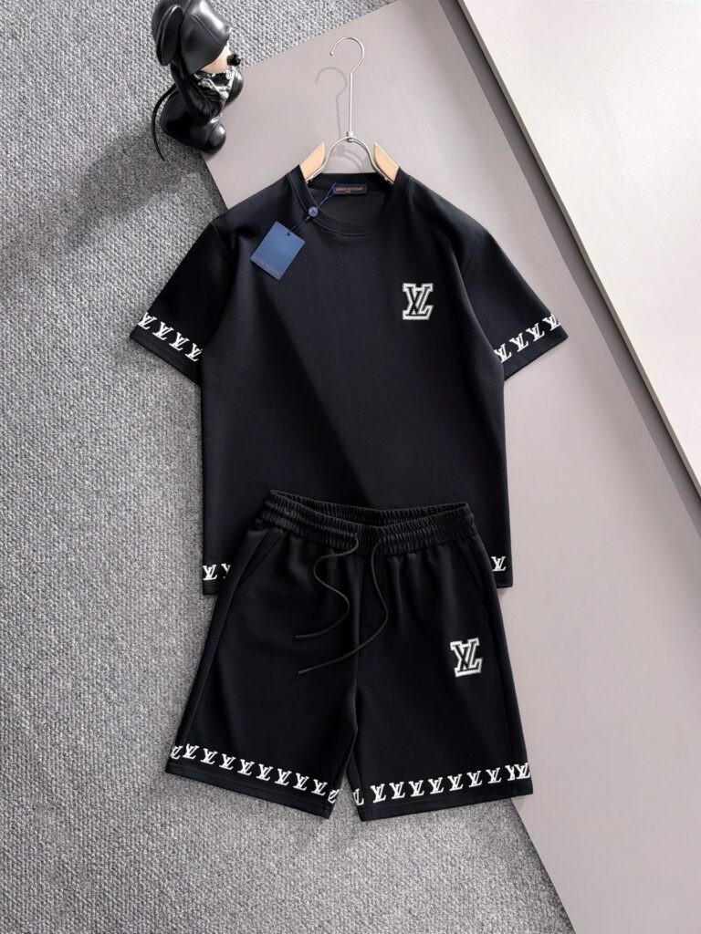 ルイ・ヴィトン サマーセットアップ リラックス 「半袖/ハーフパンツ」