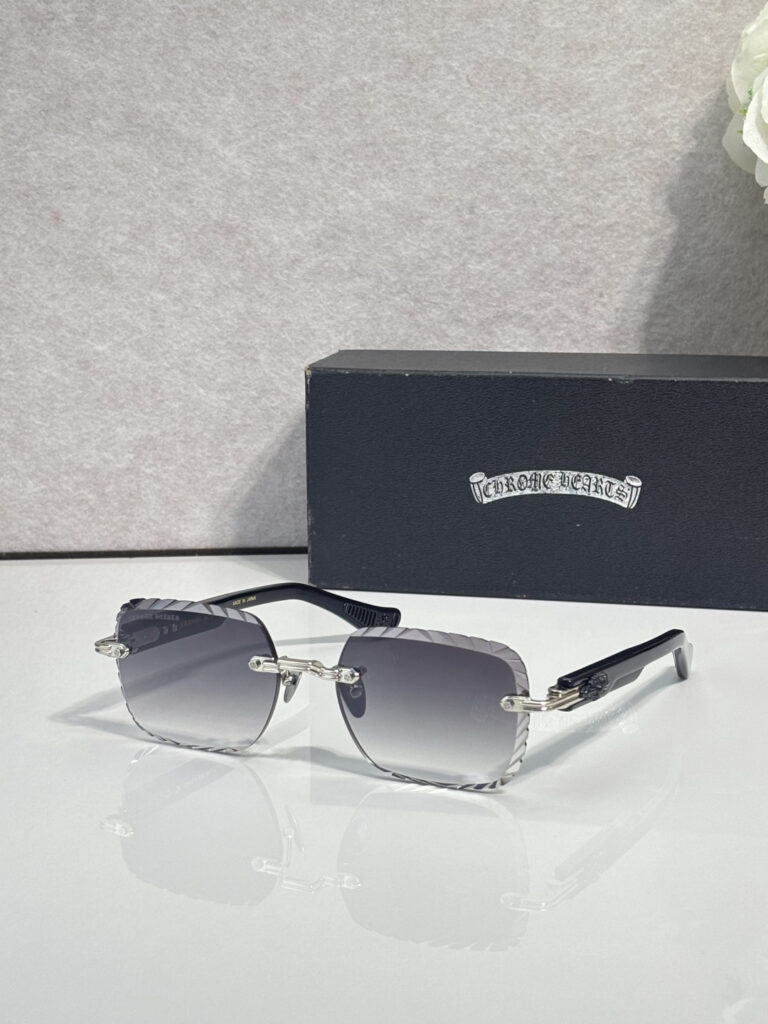 【希少新作】Chrome Hearts クロムハーツ ハードデザインサングラス「限定モデル」