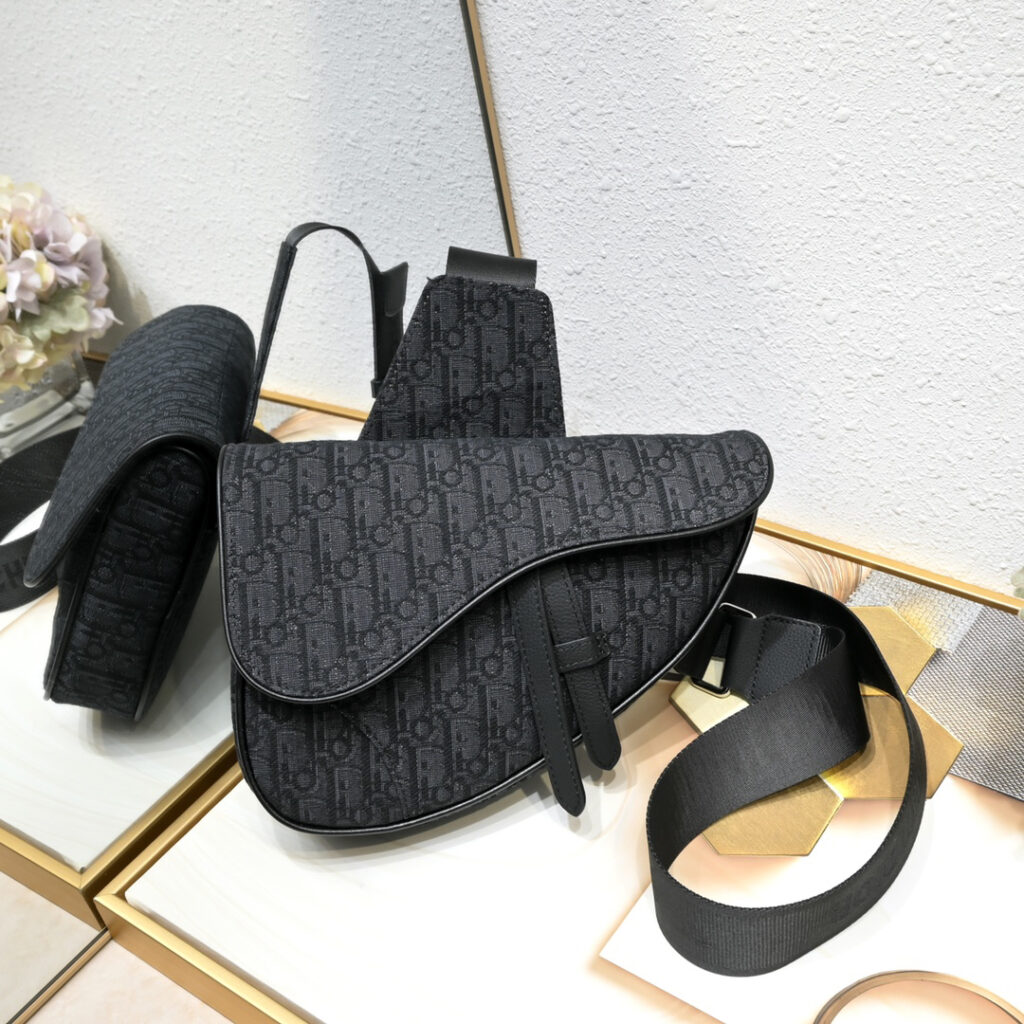 【大人気逸品】 ディオール サドルバッグ「saddle」