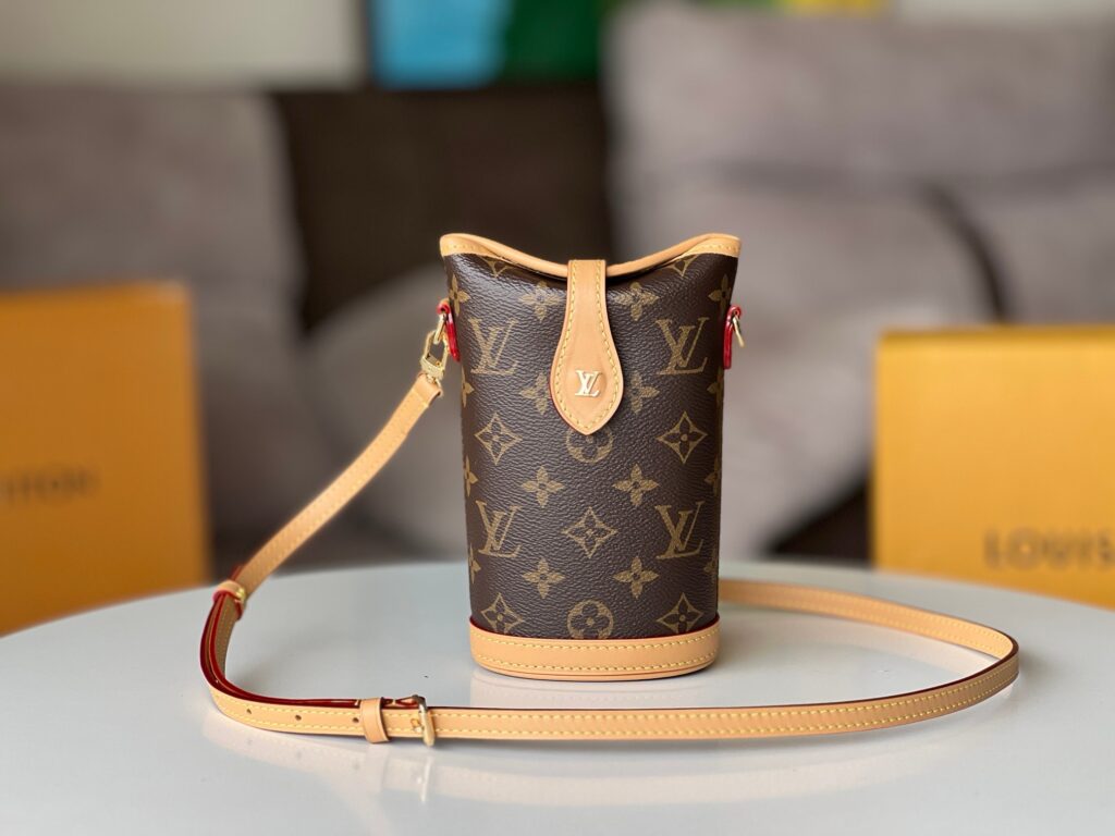 ルイ・ヴィトン「Louis Vuitton」フォールド･ミー ポーチ