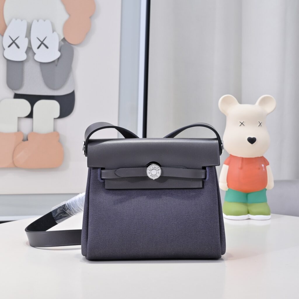 エルメス ミニ ハーバッグ ジップ 20 バッグ「Mini Herbag Zip Bag」