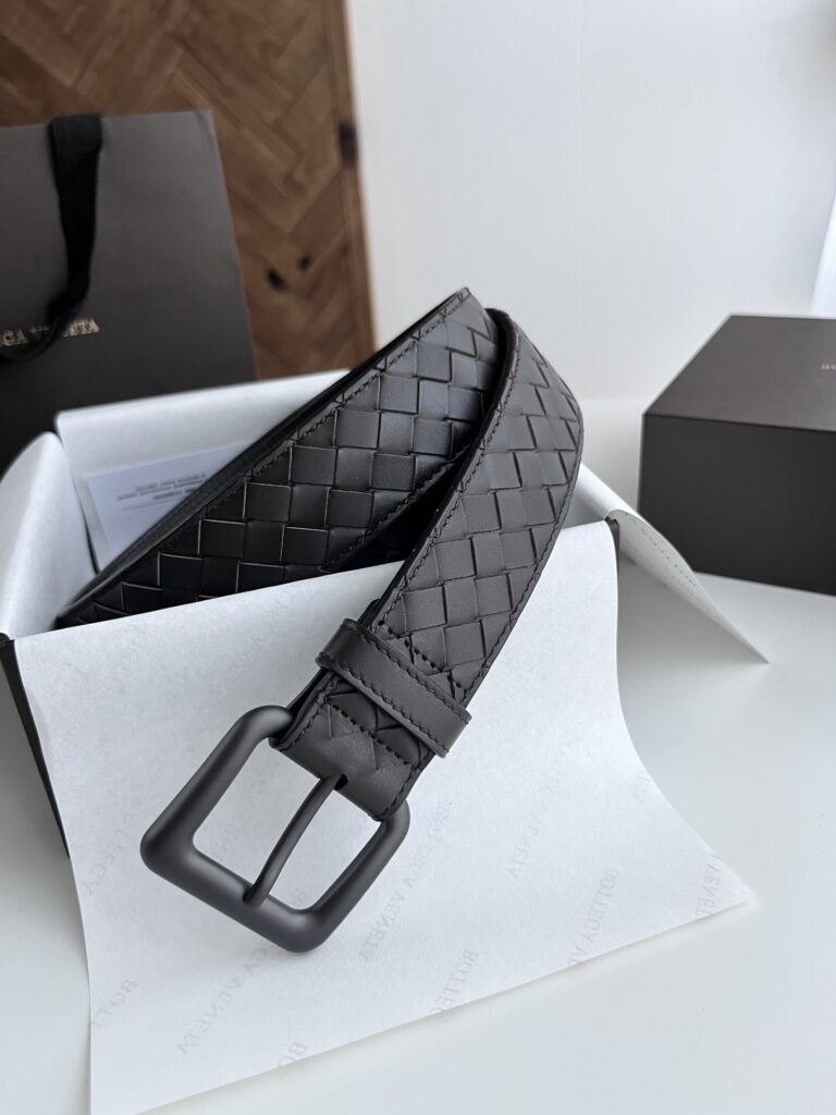 【ブランド品入庫】Bottega Veneta 上質素材ラグジュアリーベルト「全長約 100cm」